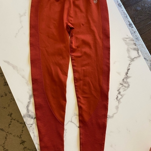 Forever 21 Seamless High Rise/Waist Ribbed Leggings in Rust Orange Sz M - Picture 7 of 7
